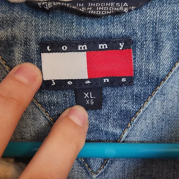 Tommy Hilfiger Blue Denim Jacket Classic Style - Picture 3 of 6